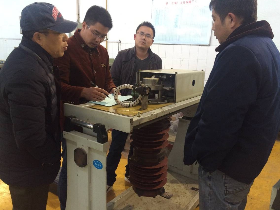 彩虹多多工程师讲解开关测试仪